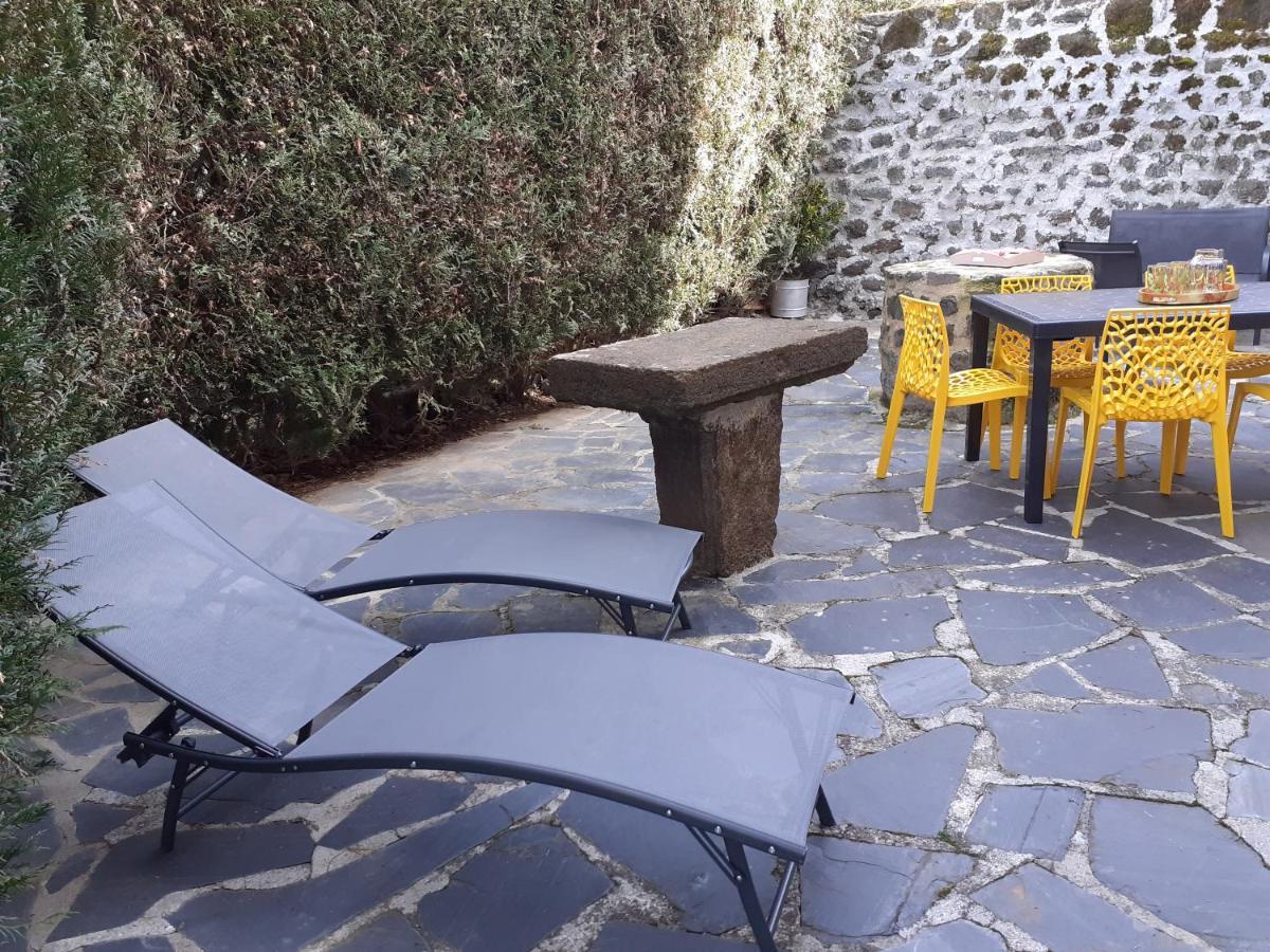Maison Du Soleil Chez Isa Polignac  Extérieur photo