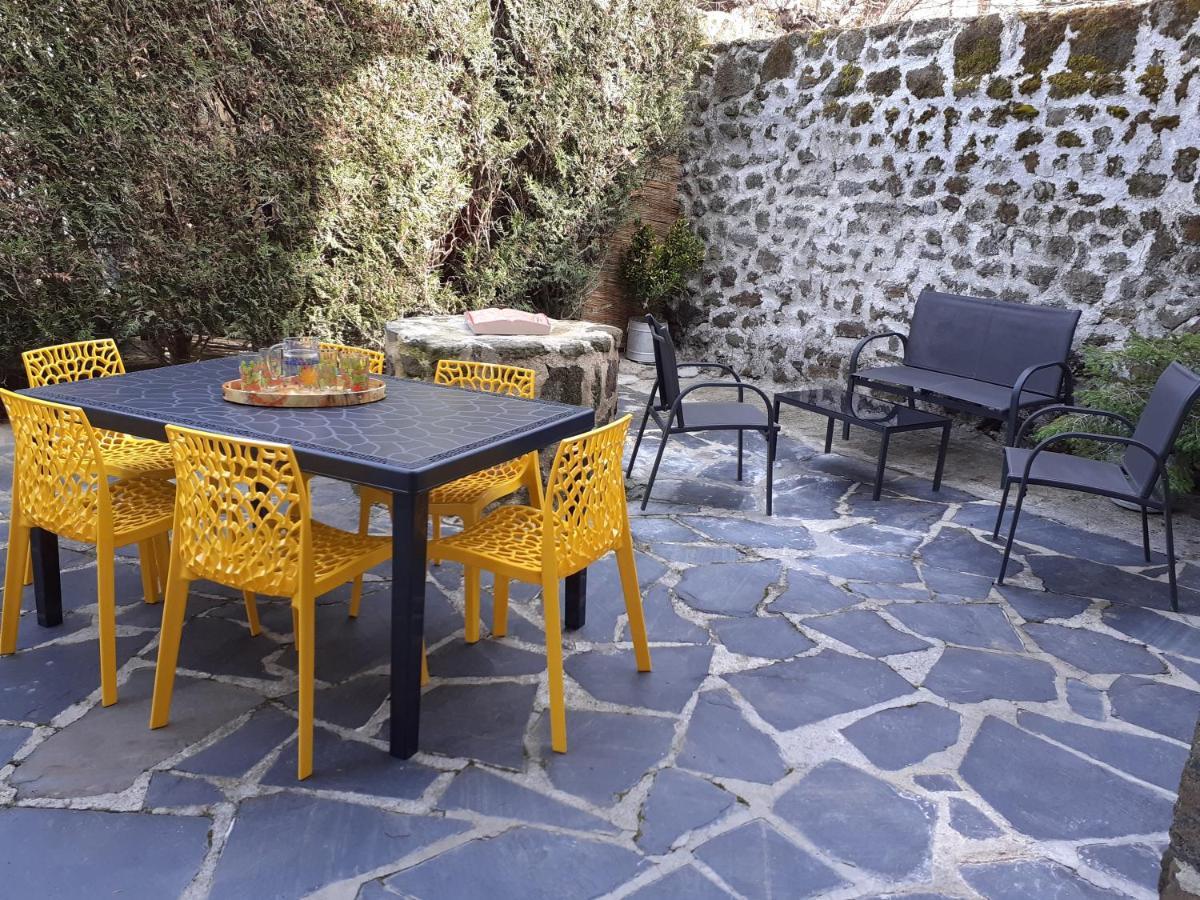 Maison Du Soleil Chez Isa Polignac  Extérieur photo