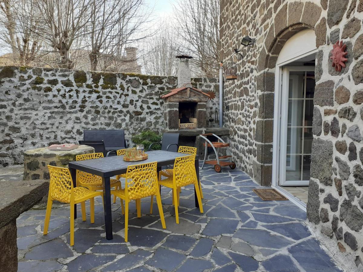 Maison Du Soleil Chez Isa Polignac  Extérieur photo