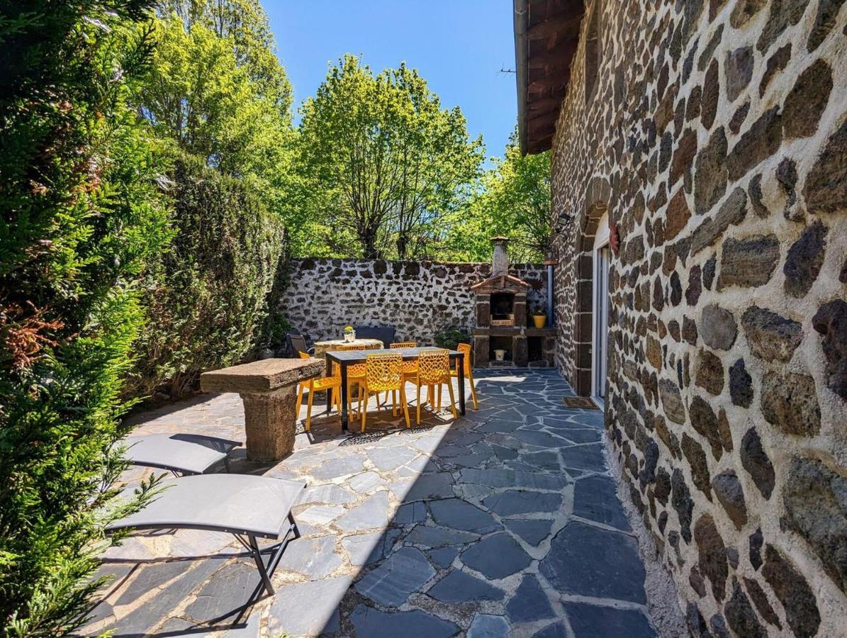 Maison Du Soleil Chez Isa Polignac  Extérieur photo