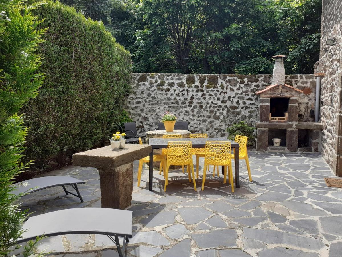 Maison Du Soleil Chez Isa Polignac  Extérieur photo
